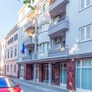 Monte Zaro Apartment Pula